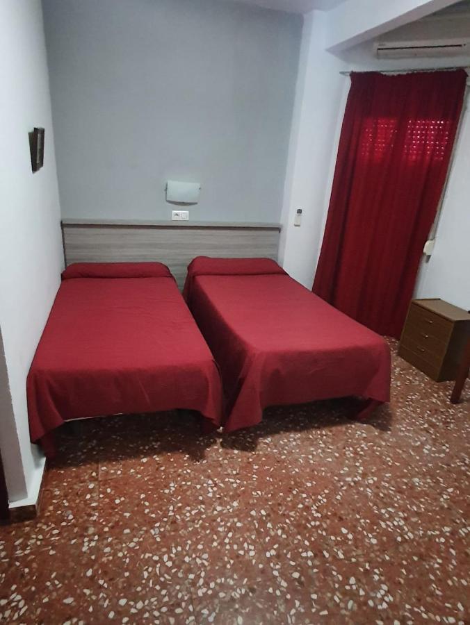 Hostal los Ángeles La Puebla de Cazalla Esterno foto