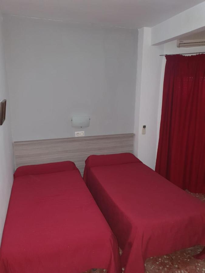 Hostal los Ángeles La Puebla de Cazalla Esterno foto