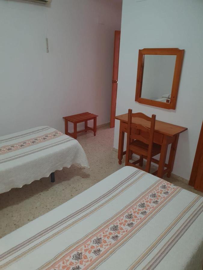 Hostal los Ángeles La Puebla de Cazalla Esterno foto