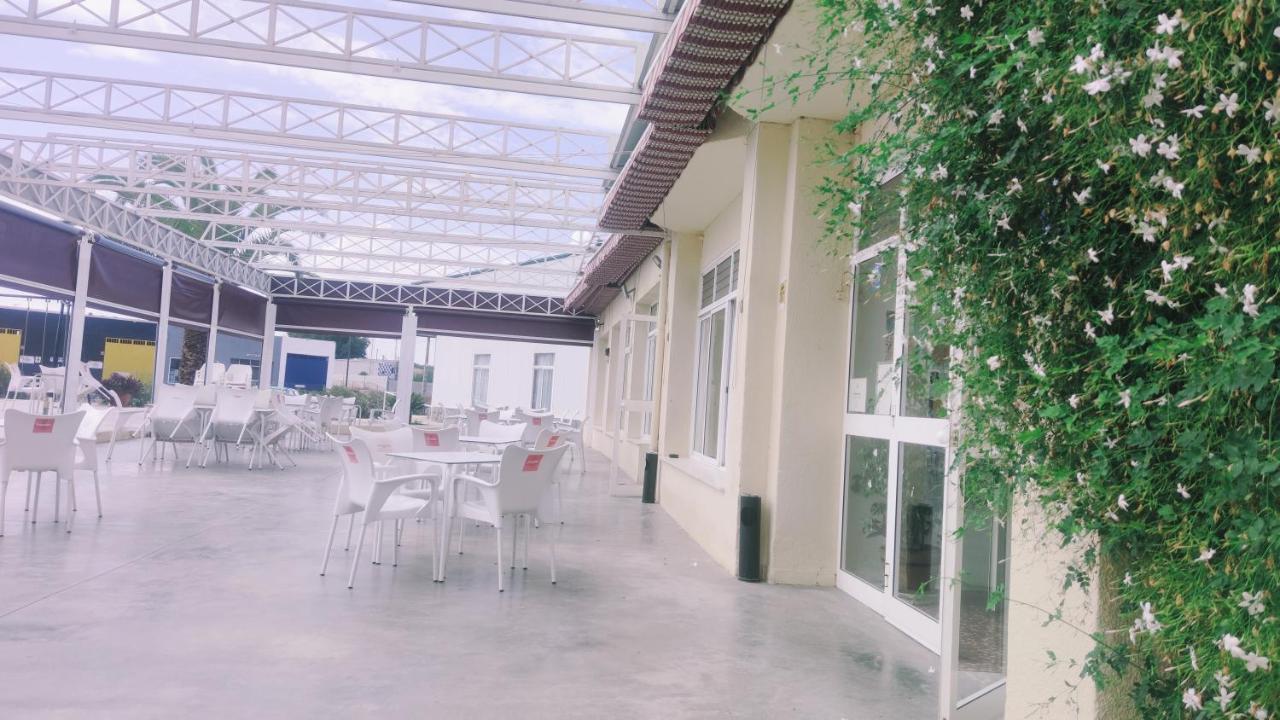 Hostal los Ángeles La Puebla de Cazalla Esterno foto